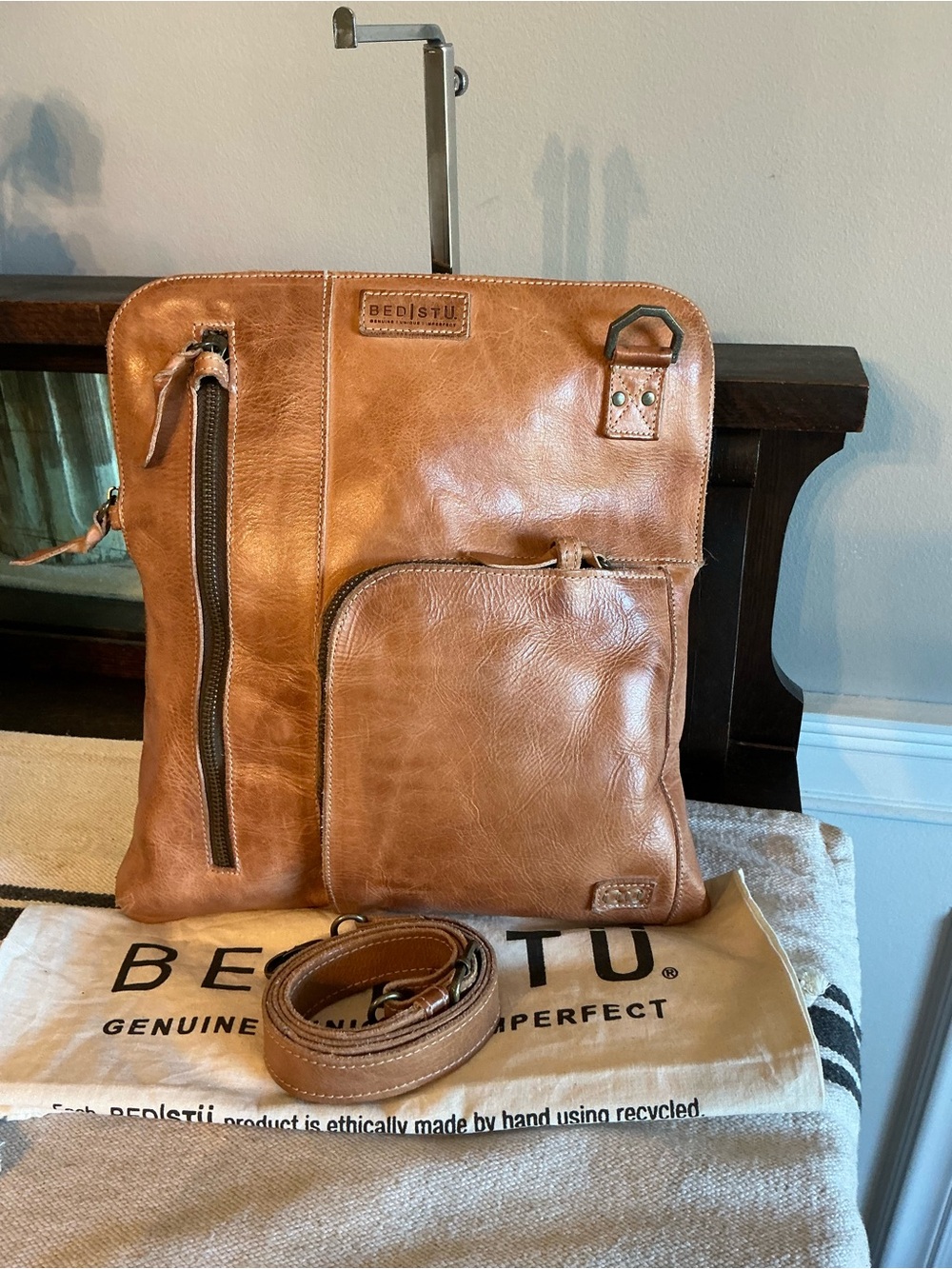 NWOT Bed Stu Aiken Leather Crossbody Convertible Bag Tan Rustic Retail $280 - Picture 3 of 15